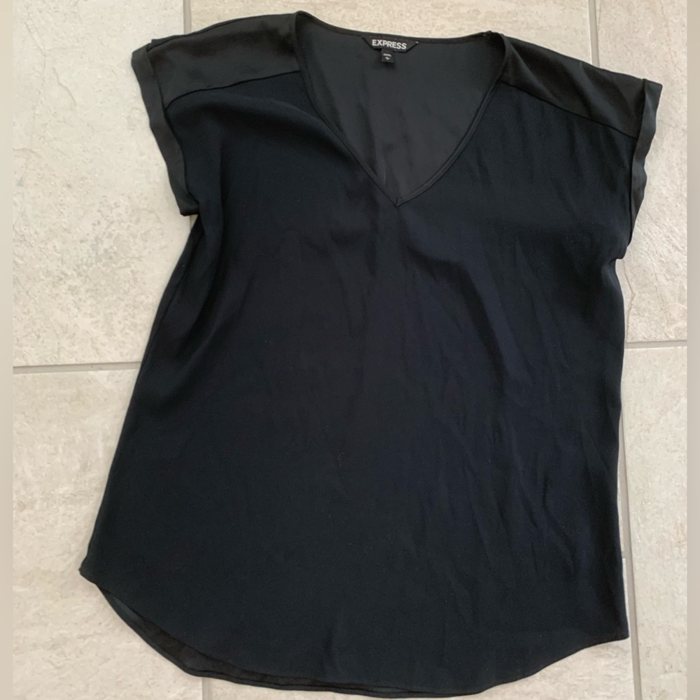 EXPRESS: BLACK Silk Rolled Sleeve V-Neck Blouse